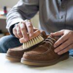 usuwanie zabrudzeń z zamszu